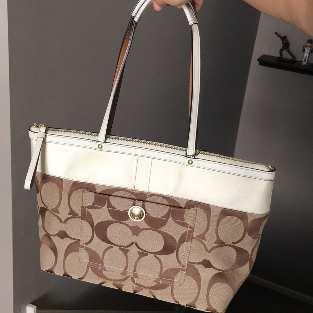 Authentic Like-New Coach Khaki/Ivory Tote